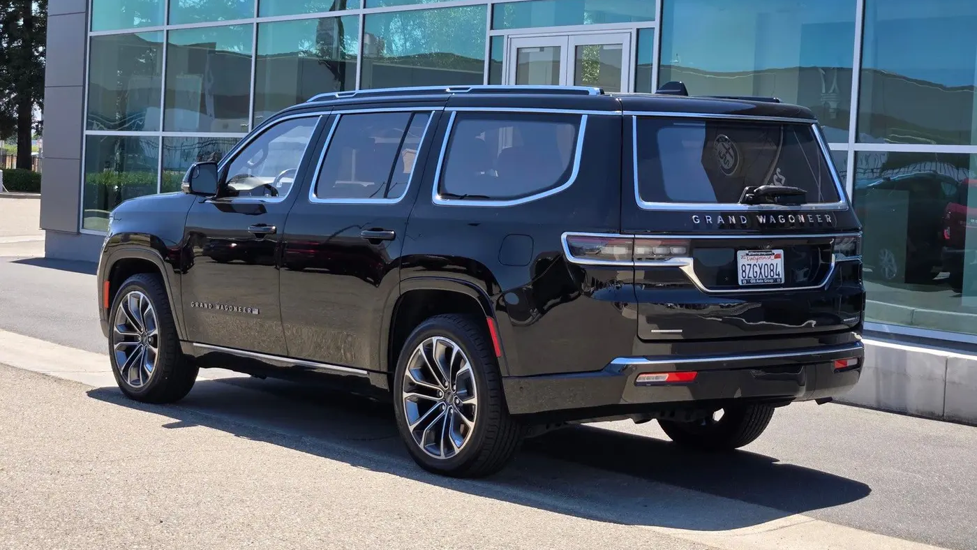 2022 Jeep Grand Wagoneer Series III