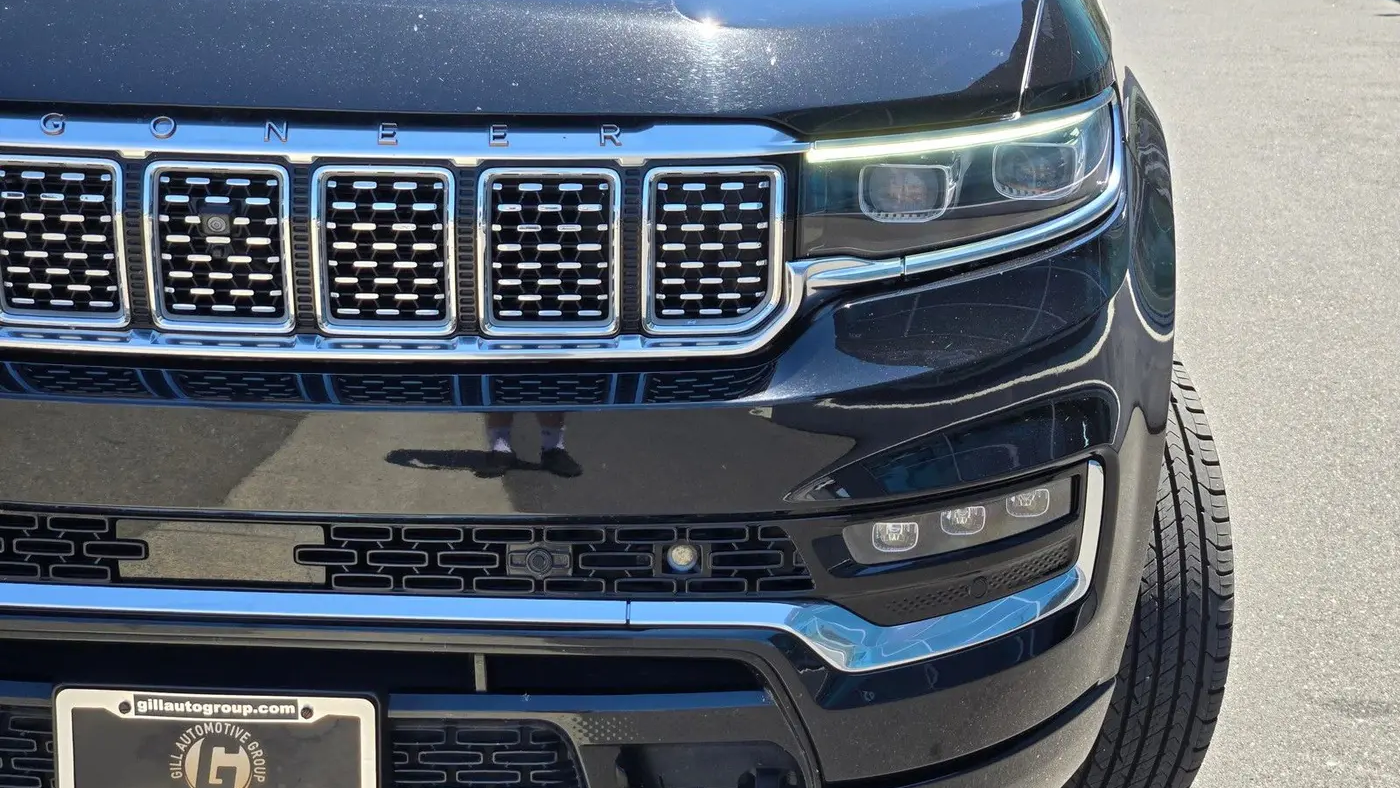2022 Jeep Grand Wagoneer Series III