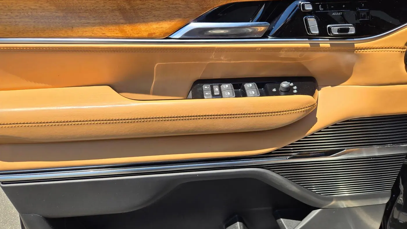 2022 Jeep Grand Wagoneer Series III