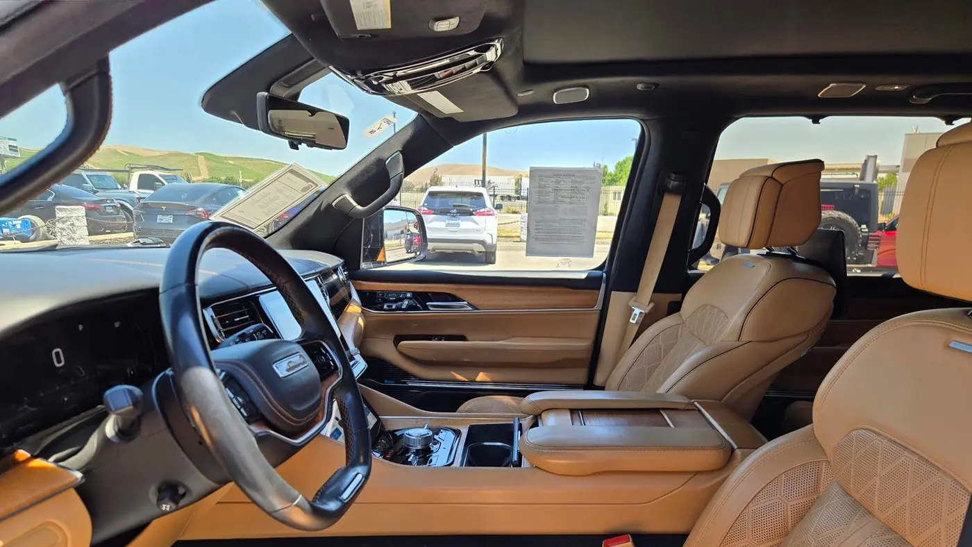 2022 Jeep Grand Wagoneer Series III