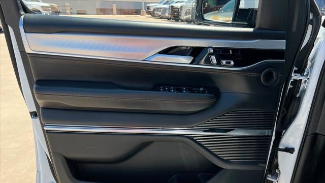 2022 Jeep Grand Wagoneer Series III