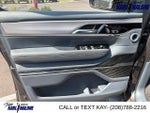 2022 Grand Wagoneer Thumbnail 34