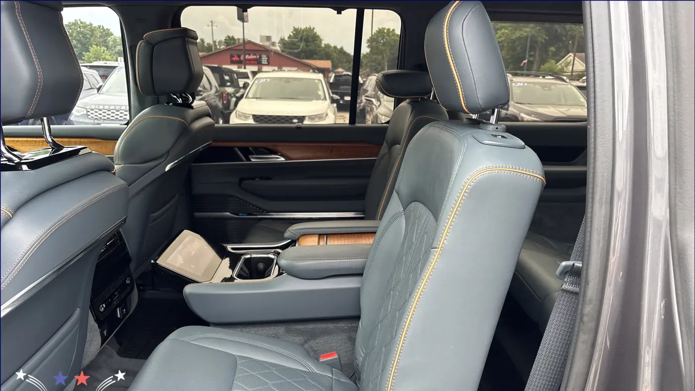 2022 Jeep Grand Wagoneer Series III