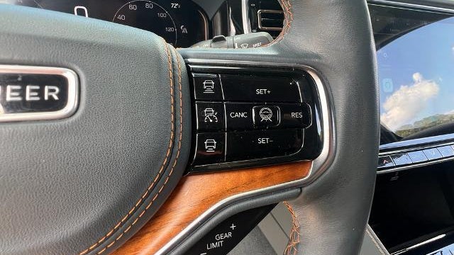 2022 Jeep Grand Wagoneer Series III