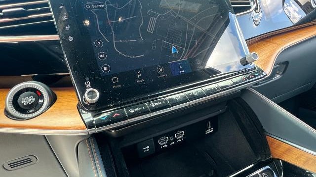 2022 Jeep Grand Wagoneer Series III