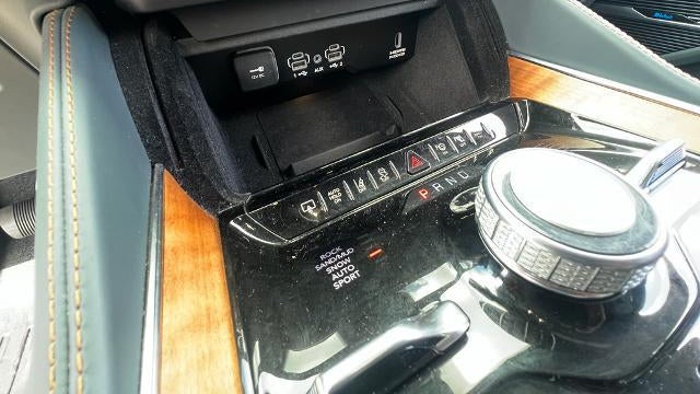 2022 Jeep Grand Wagoneer Series III