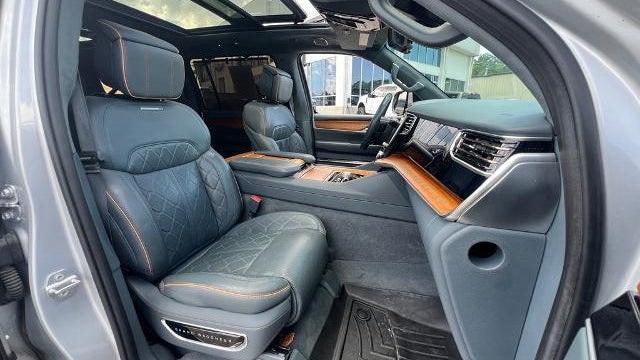 2022 Jeep Grand Wagoneer Series III