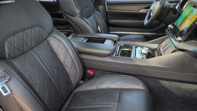2023 Jeep Grand Wagoneer Series III Obsidian