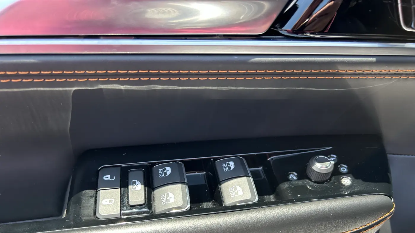2023 Jeep Grand Wagoneer Series III Obsidian