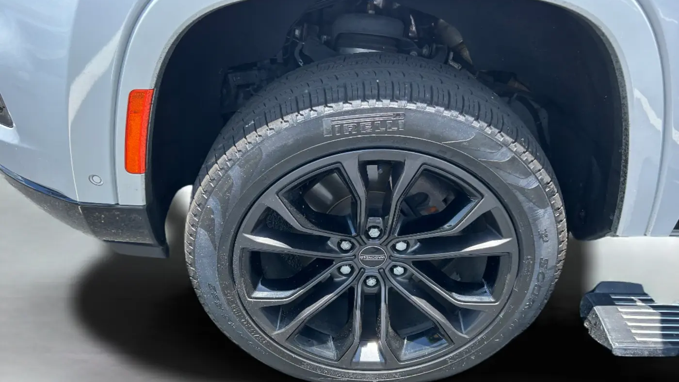 2023 Jeep Grand Wagoneer Series III Obsidian