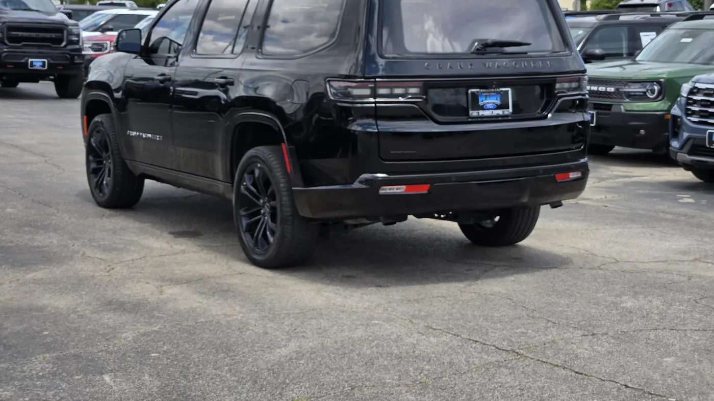 2023 Jeep Grand Wagoneer Series III Obsidian