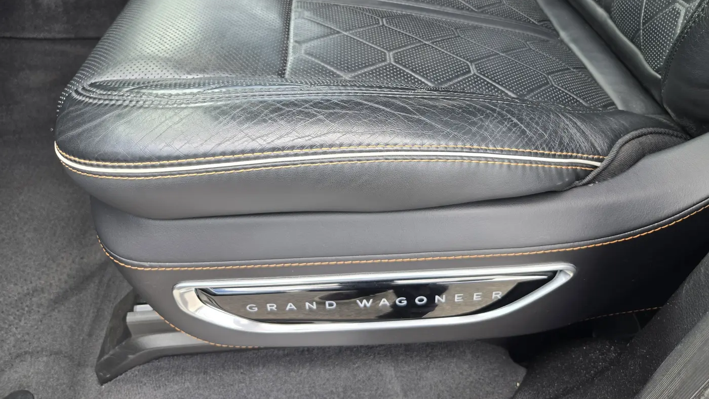 2023 Jeep Grand Wagoneer Series III Obsidian