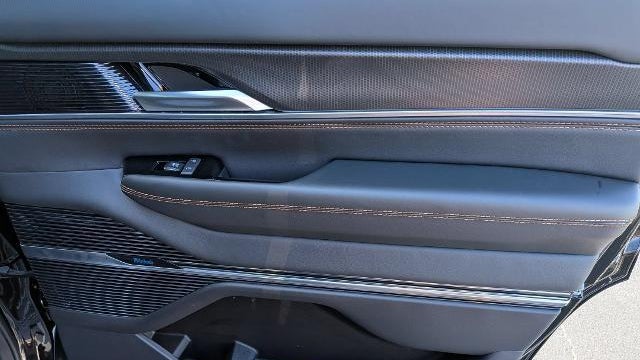 2025 Jeep Grand Wagoneer Series III