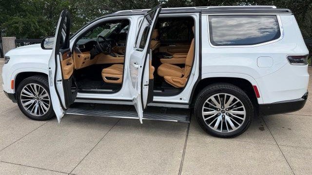 2023 Jeep Grand Wagoneer Series III Obsidian