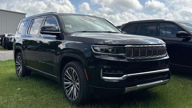 2023 Jeep Grand Wagoneer Series III Obsidian