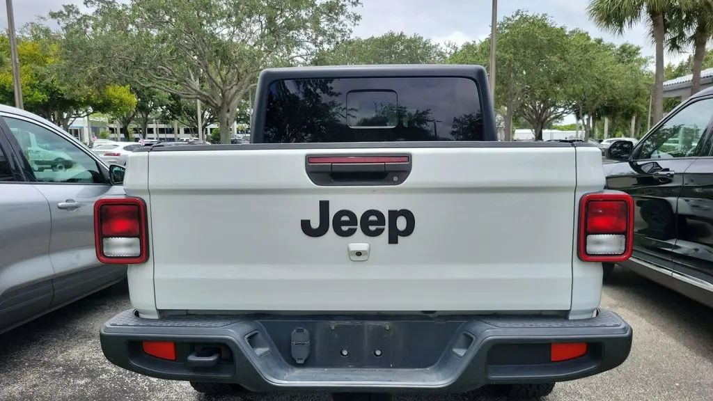 2021 Jeep Gladiator Sport