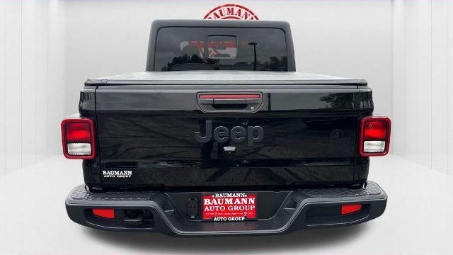 2022 Jeep Gladiator Sport