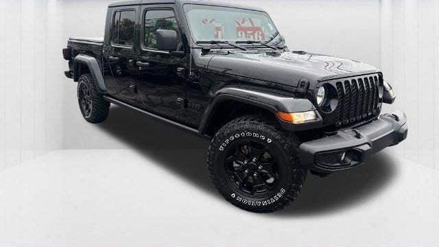 2022 Jeep Gladiator Sport