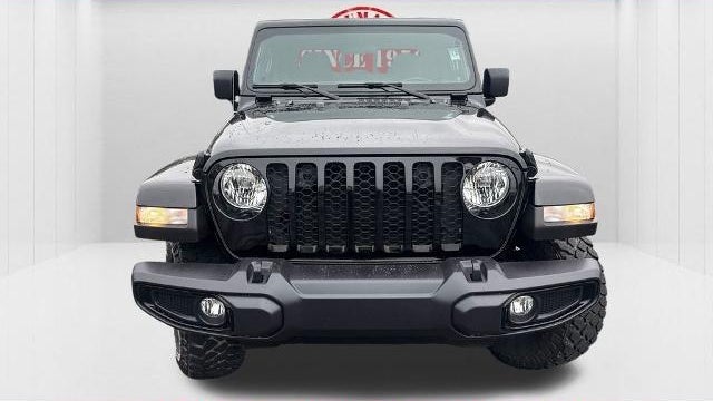 2022 Jeep Gladiator Sport