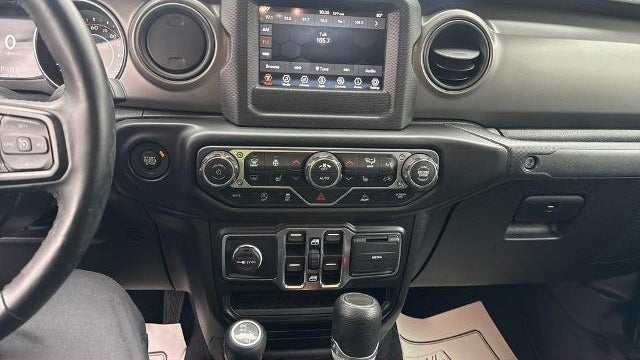 2022 Jeep Gladiator Sport