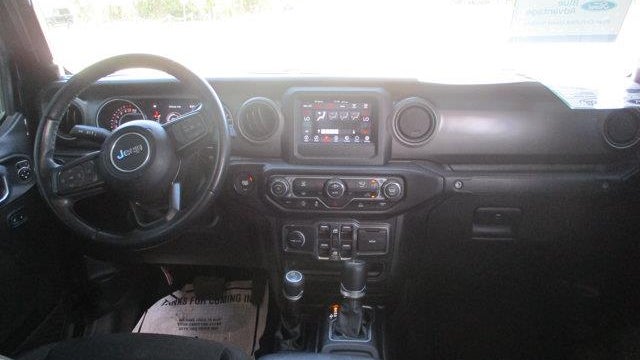 2022 Jeep Gladiator Sport