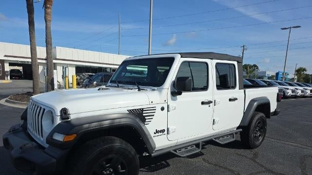 2022 Jeep Gladiator Sport