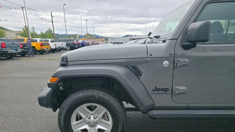 2020 Jeep Gladiator Sport Altitude