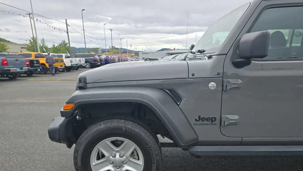 2020 Jeep Gladiator Sport Altitude