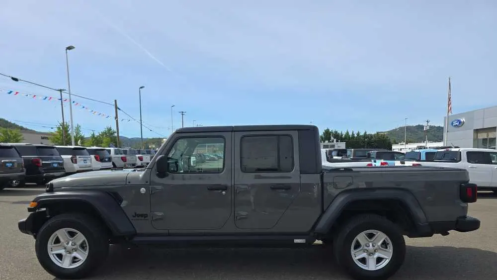 2020 Jeep Gladiator Sport Altitude