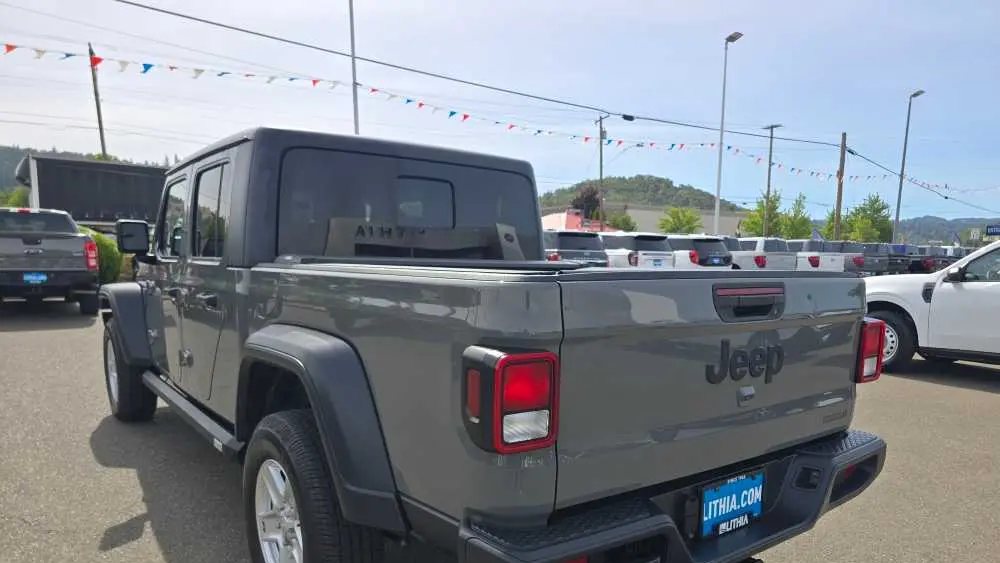 2020 Jeep Gladiator Sport Altitude