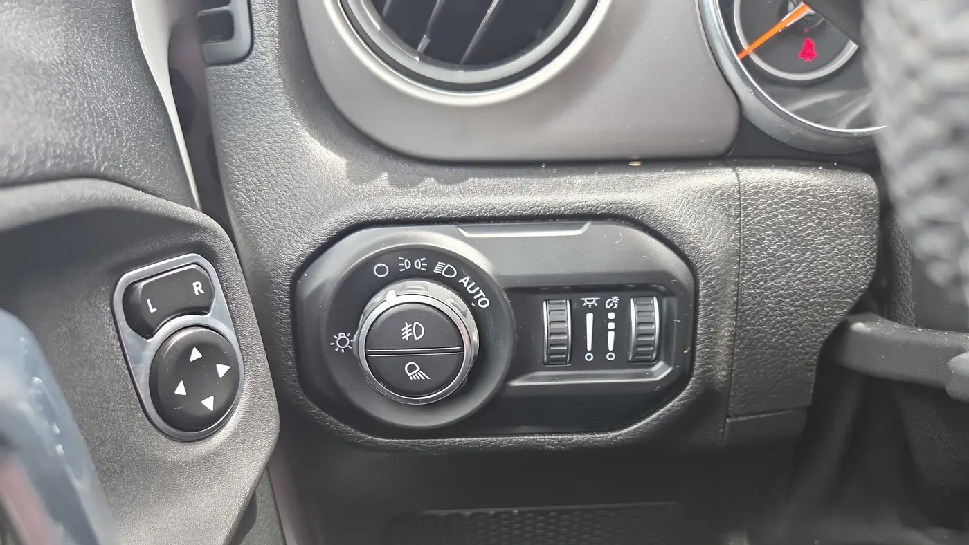2020 Jeep Gladiator Sport Altitude
