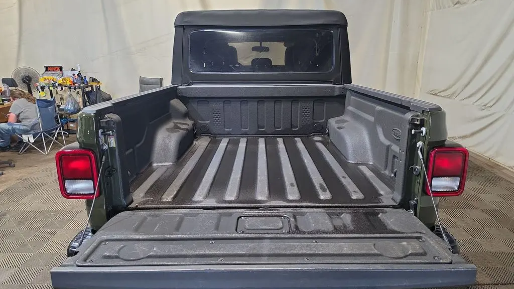 2021 Jeep Gladiator Sport