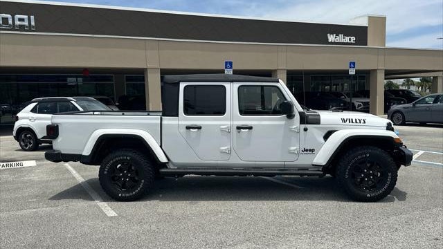 2022 Jeep Gladiator Willys