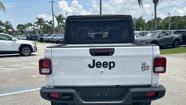 2022 Jeep Gladiator Willys
