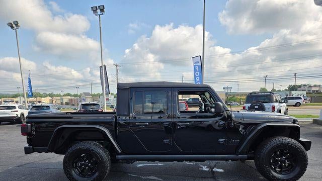 2022 Jeep Gladiator Sport