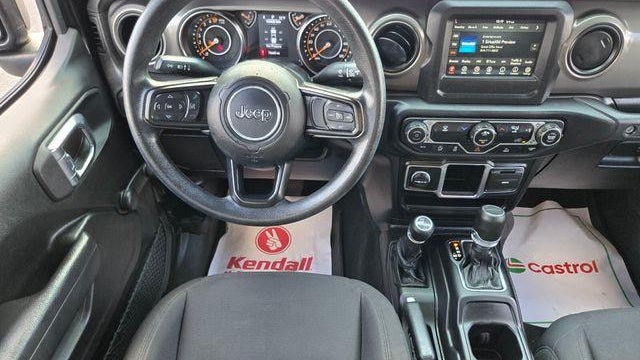 2022 Jeep Gladiator Sport