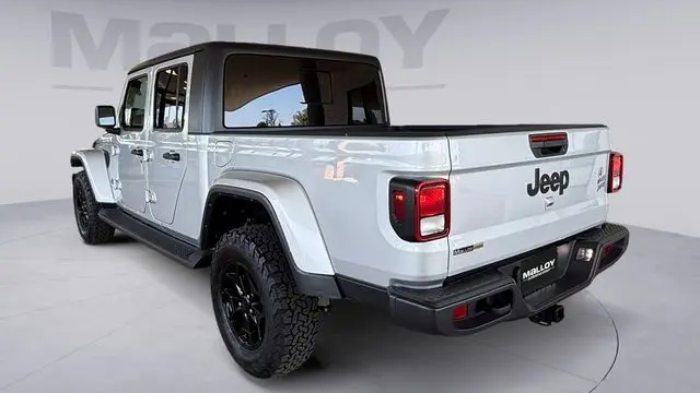 2023 Jeep Gladiator Sport