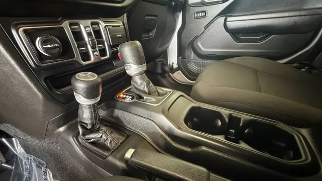 2023 Jeep Gladiator Sport