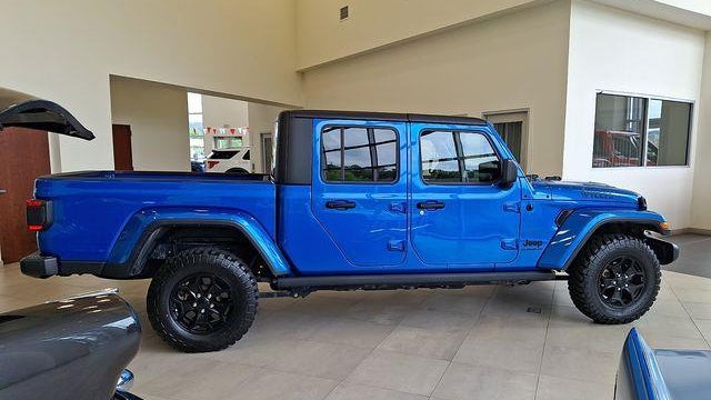 2021 Jeep Gladiator Sport