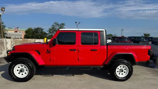 2021 Jeep Gladiator Sport