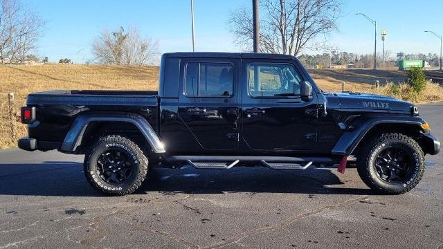 2022 Jeep Gladiator Sport