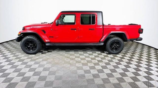 2022 Jeep Gladiator Sport