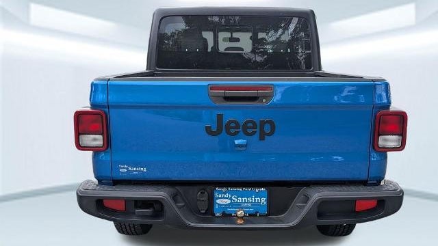2022 Jeep Gladiator Sport