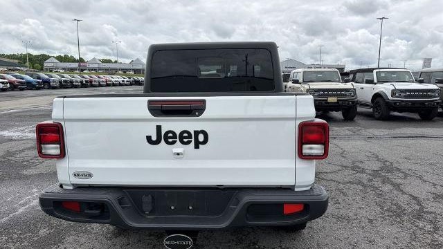 2023 Jeep Gladiator Sport