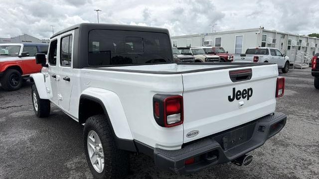 2023 Jeep Gladiator Sport