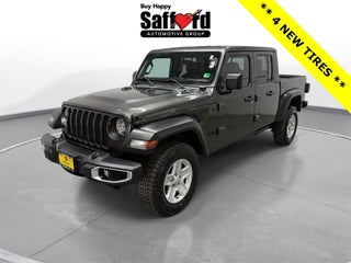 2023 Jeep Gladiator with Granite Crystal Metallic Clear Exterior