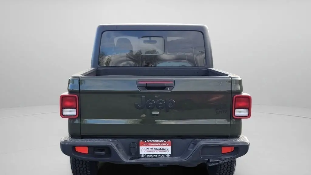 2023 Jeep Gladiator Sport