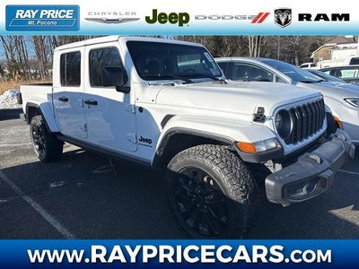 2024 Jeep Gladiator 4X4 Willys 4DR Crew Cab 5.0 FT. SB