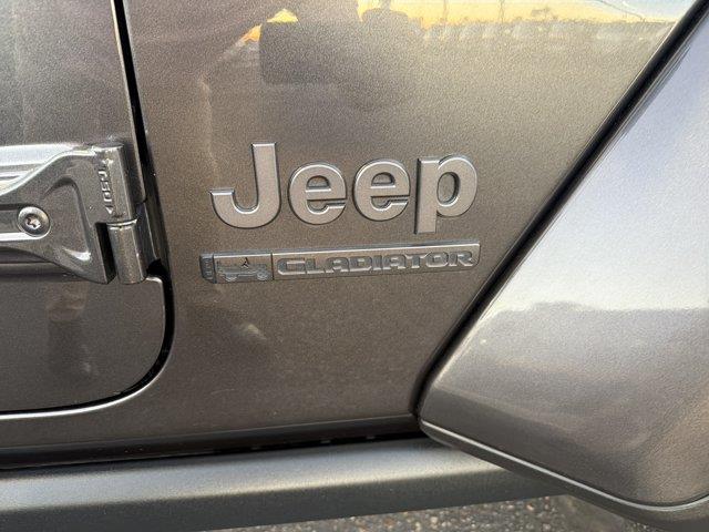 2021 Jeep Gladiator - $27,999