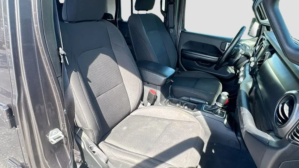 2021 Jeep Gladiator Sport